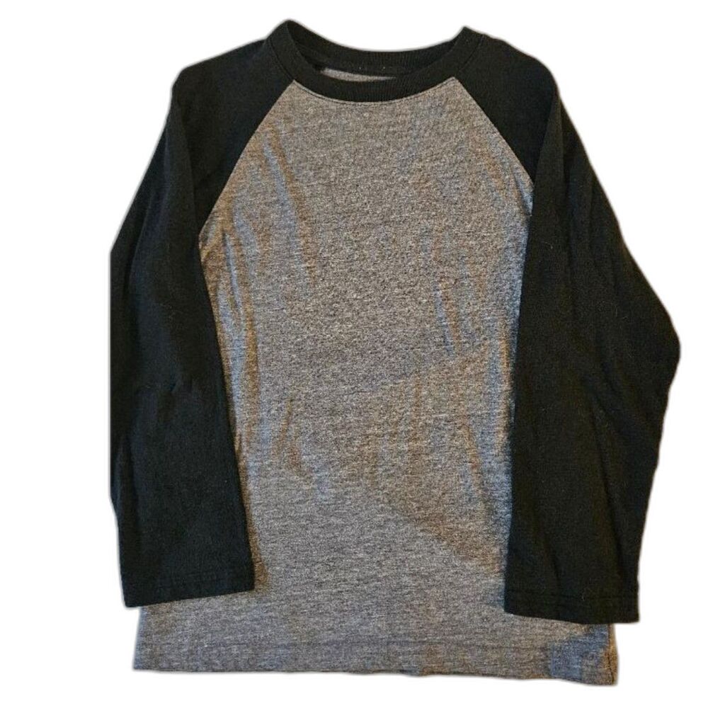 Urban Pipeline Gray Long Sleeve T Shirt with Black Sleeves Size Small Boys
